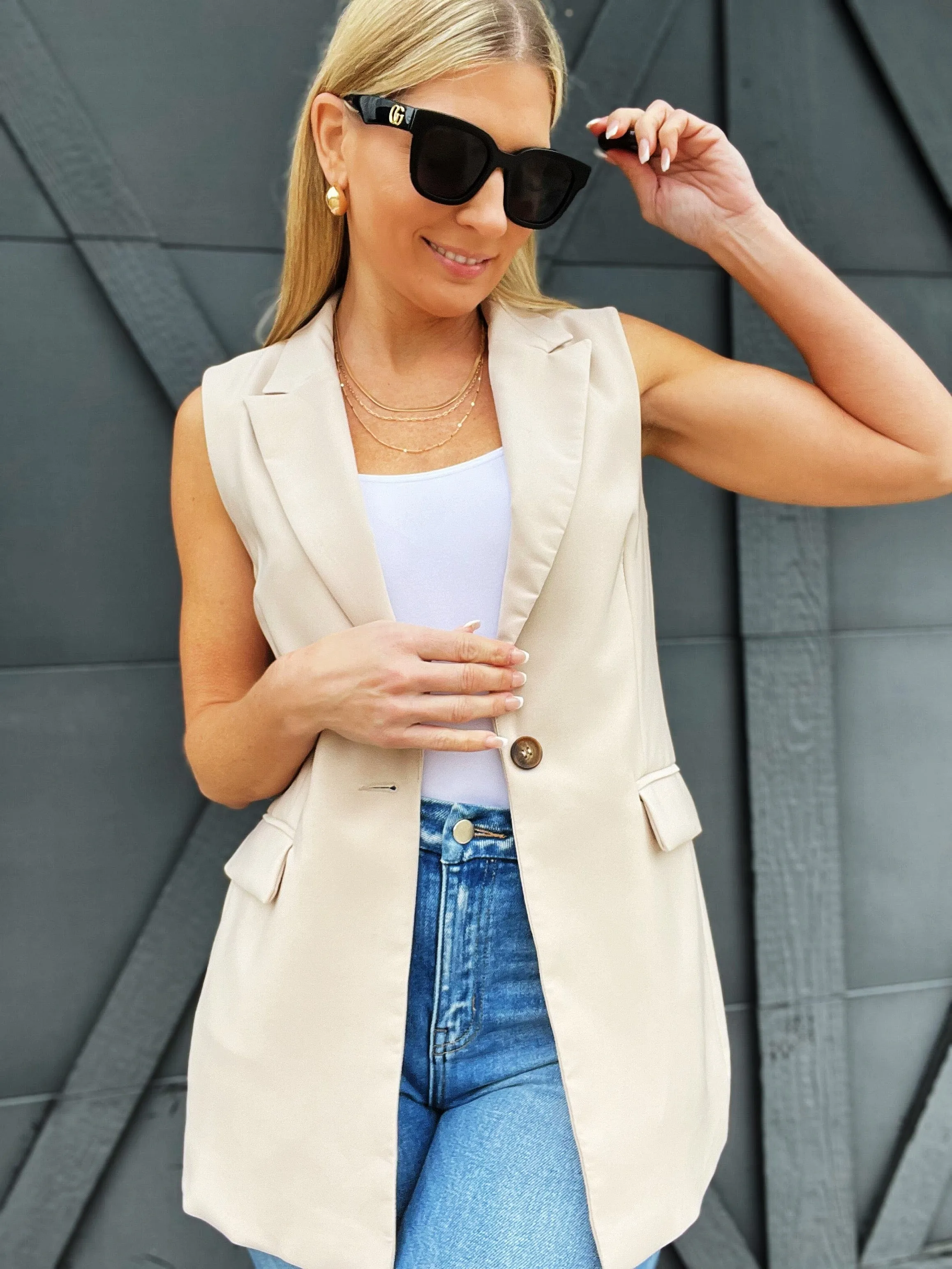 Sleeveless Vertigo Vest Blazer-Beige