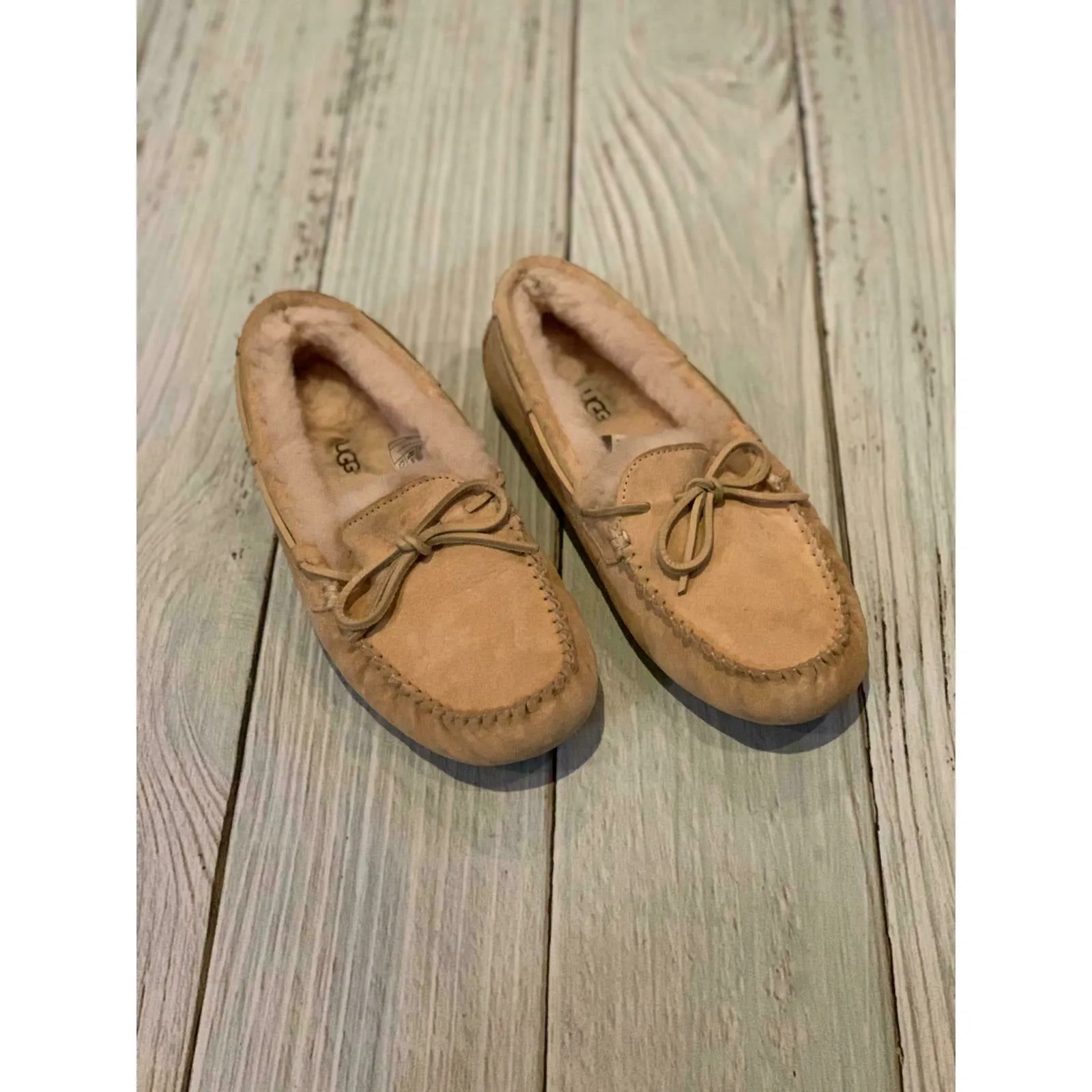 UGG Australia DAKOTA Chestnut SHEEPSKIN MOCCASIN 5612 Women's Shoes Size 9