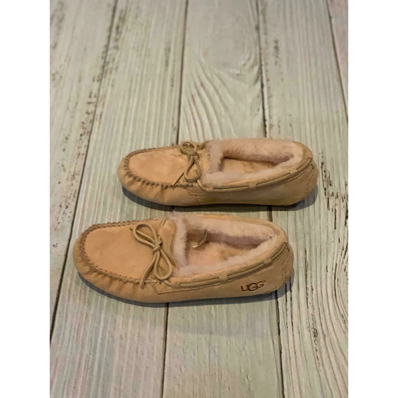 UGG Australia DAKOTA Chestnut SHEEPSKIN MOCCASIN 5612 Women's Shoes Size 9