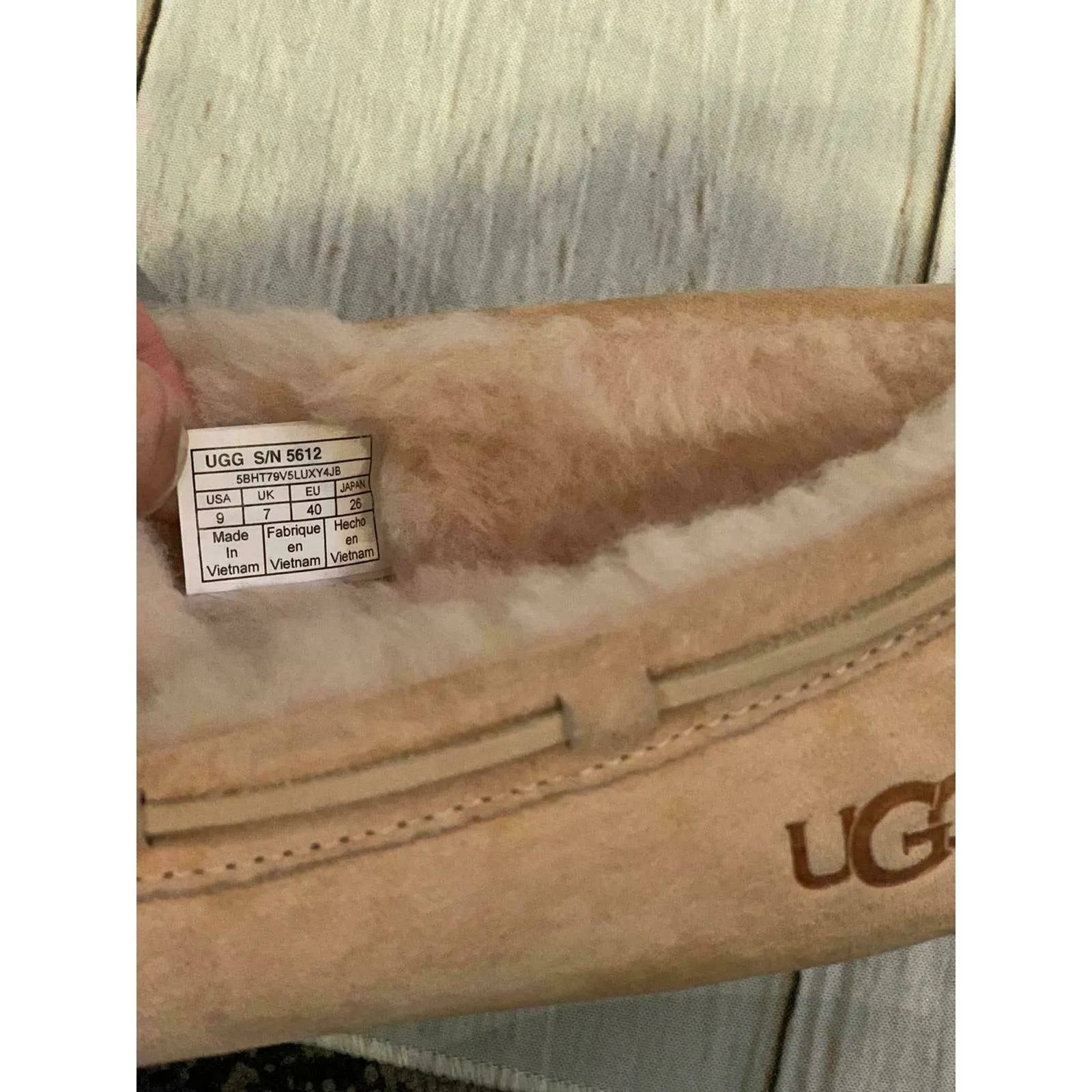 UGG Australia DAKOTA Chestnut SHEEPSKIN MOCCASIN 5612 Women's Shoes Size 9