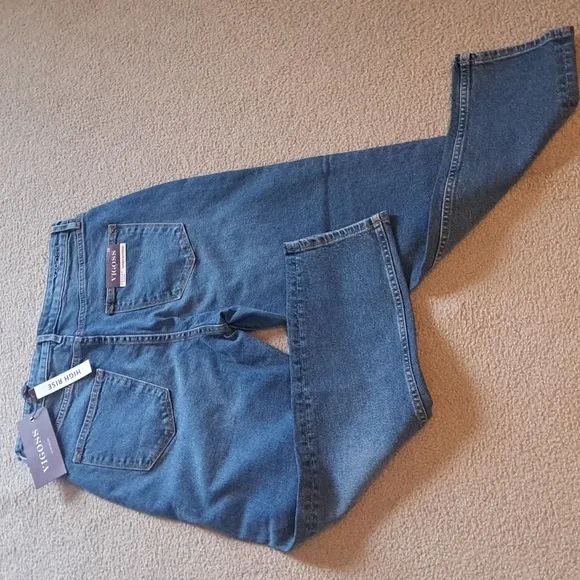 VIGOSS FRIDAY BOYFRIEND JEANS.  SIZE 28 ( WAIST 31)]