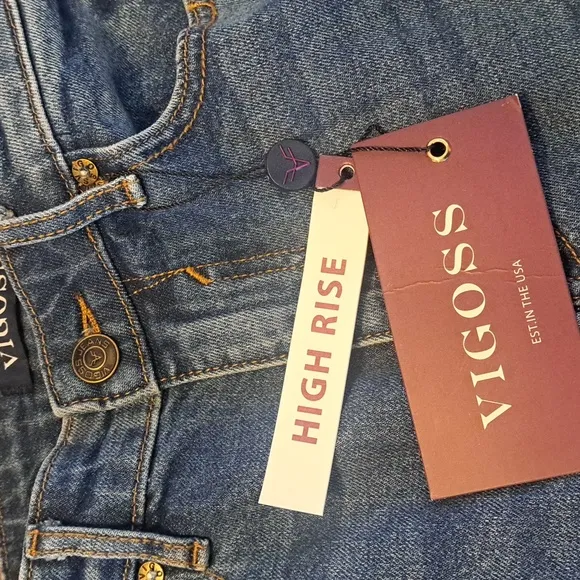 VIGOSS FRIDAY BOYFRIEND JEANS.  SIZE 28 ( WAIST 31)]